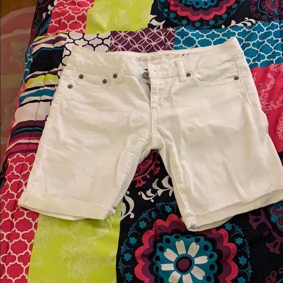 White jean shorts - Picture 1 of 3